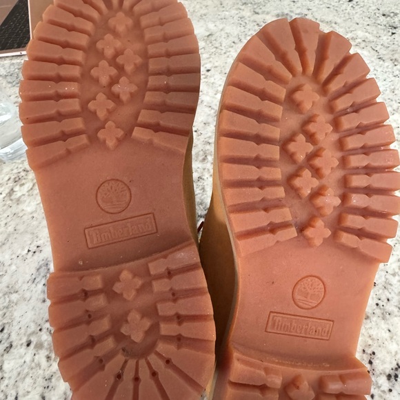 Timberland Classic Wheat Boots - Picture 4 of 4